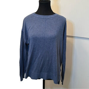H&M blue top light sweater size M